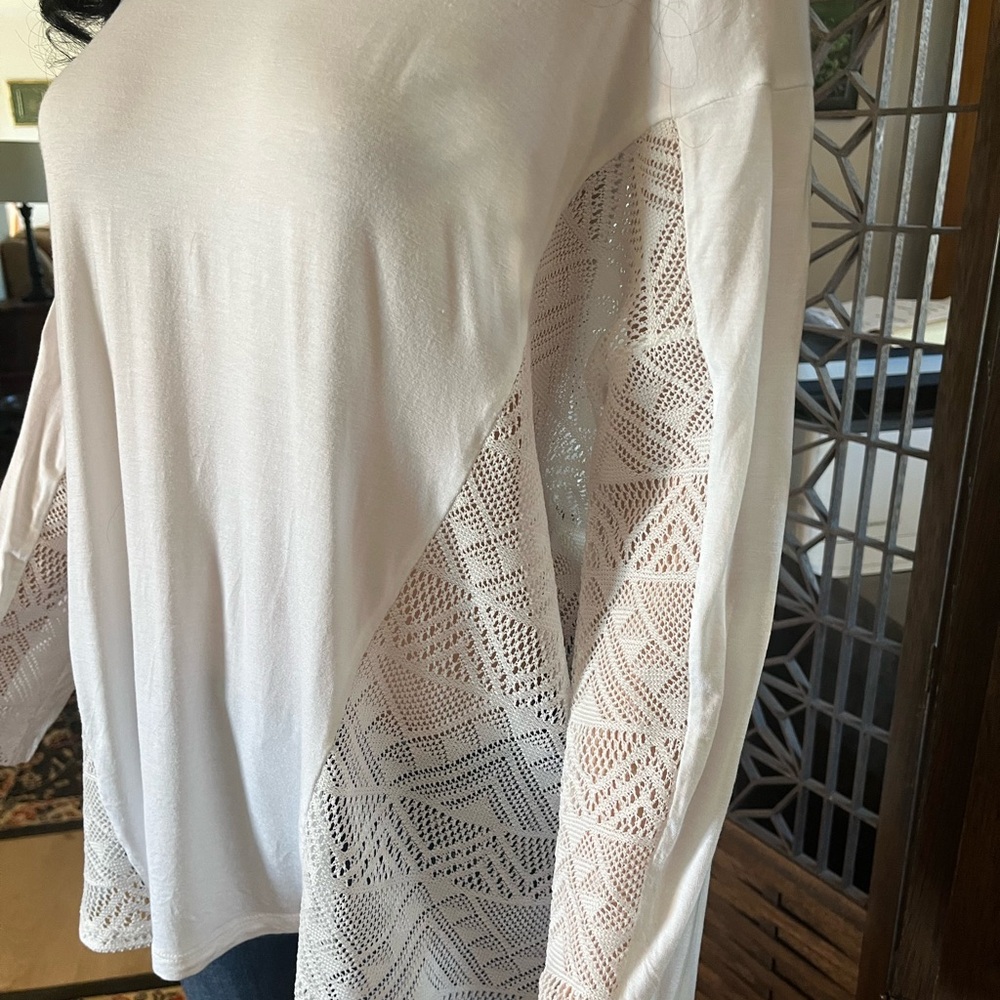 LISA RINNA LACE COLLECTION TOP - Picture 3 of 9